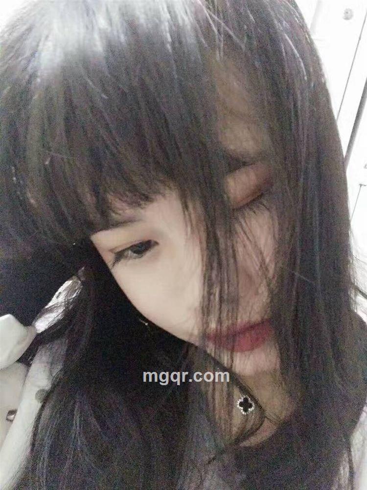 草莓酱的头像