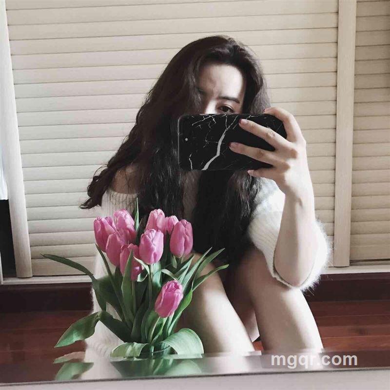 站在悲伤的尾巴上的头像