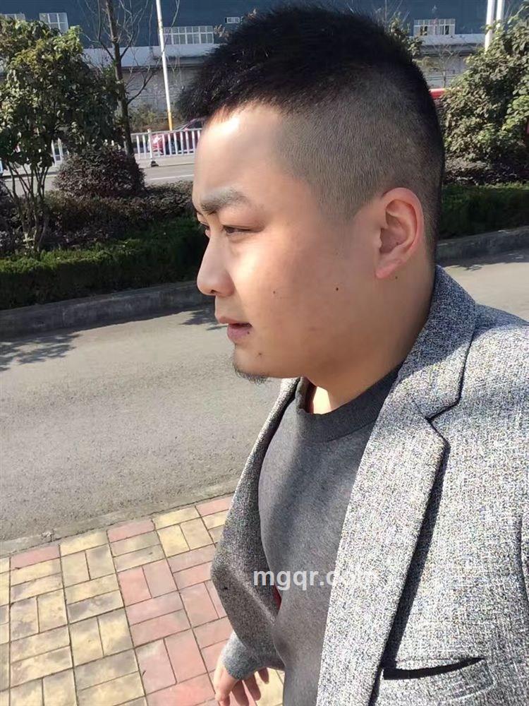 坟前唱嗨歌的头像