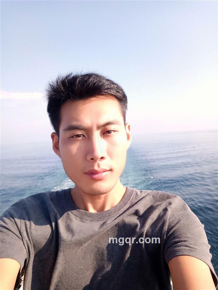 花开堪折啊的头像