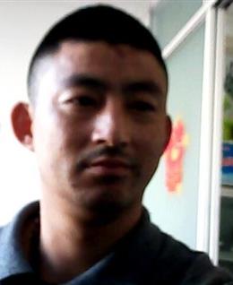 被爱伤害过的男士的头像