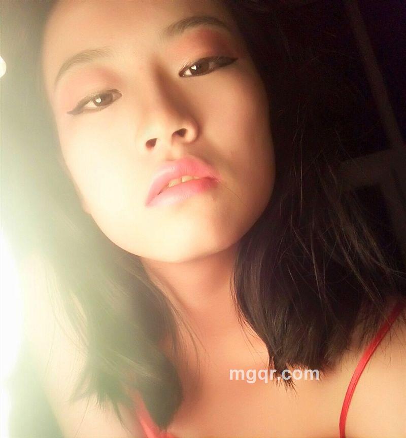 脸颊的吻刚落下的头像