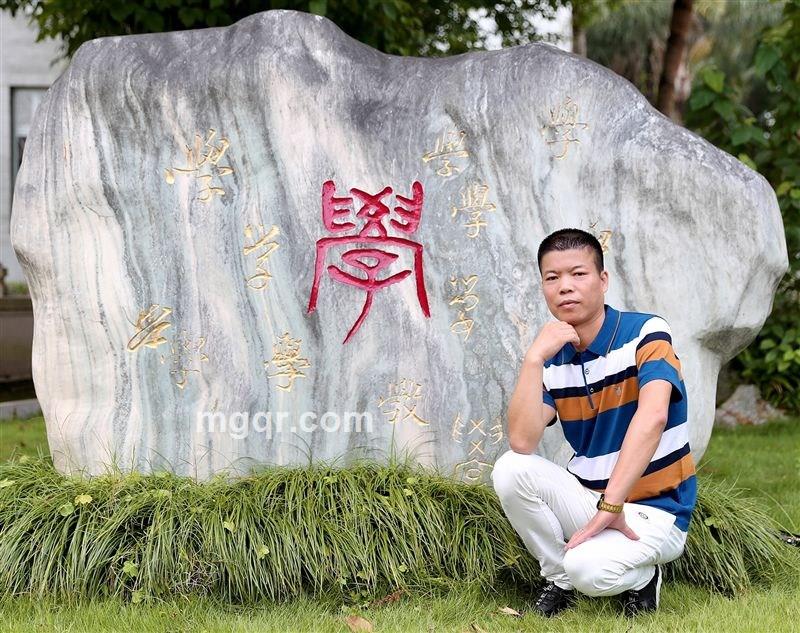 爱情里没有浪花的头像