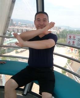 天地亲哥的头像