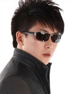 高鼻梁的香烟的头像