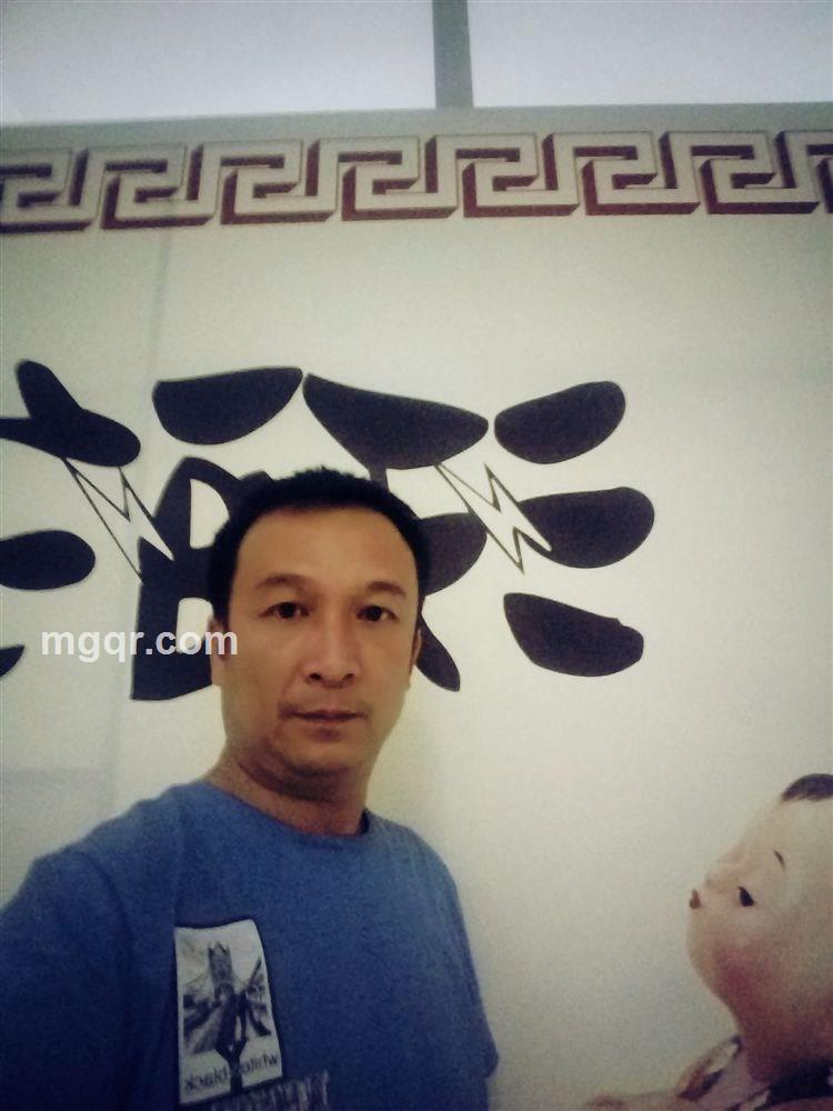 安静的男人的头像