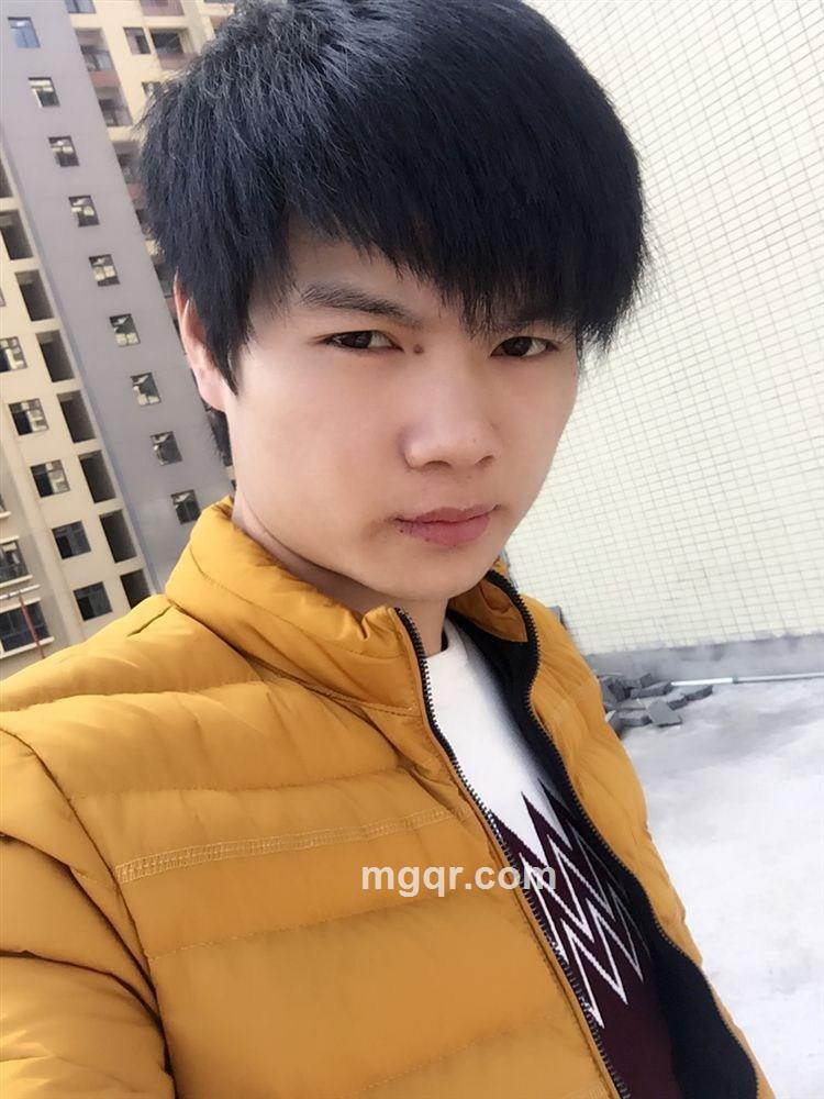 怕黑的小哥的头像