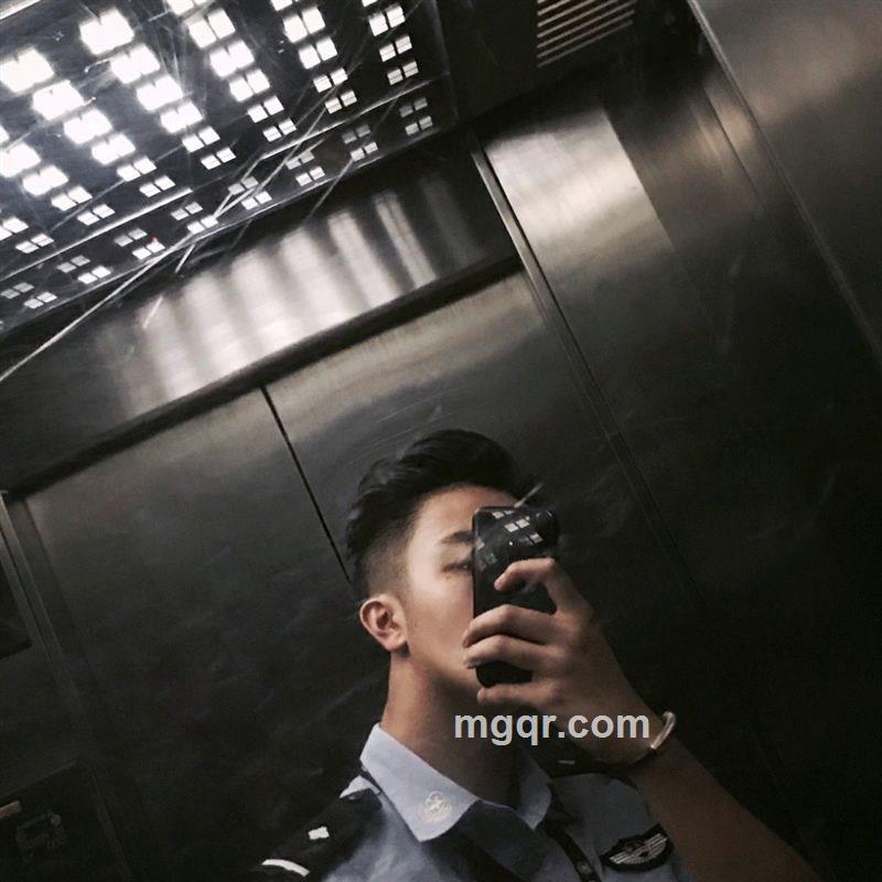 把我抱在你胸口的头像