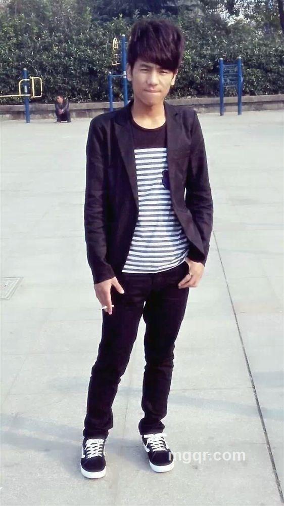 男儿落尘的头像