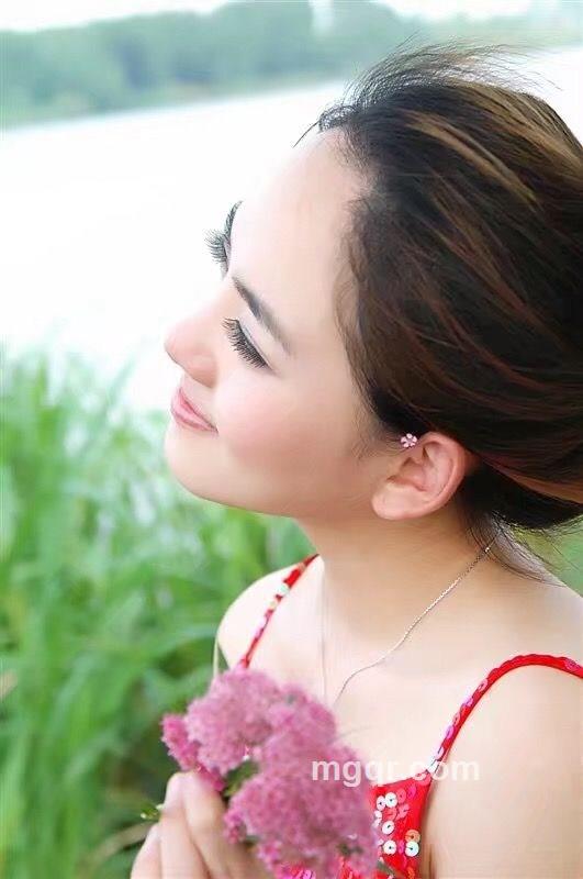 白色水中仙的头像