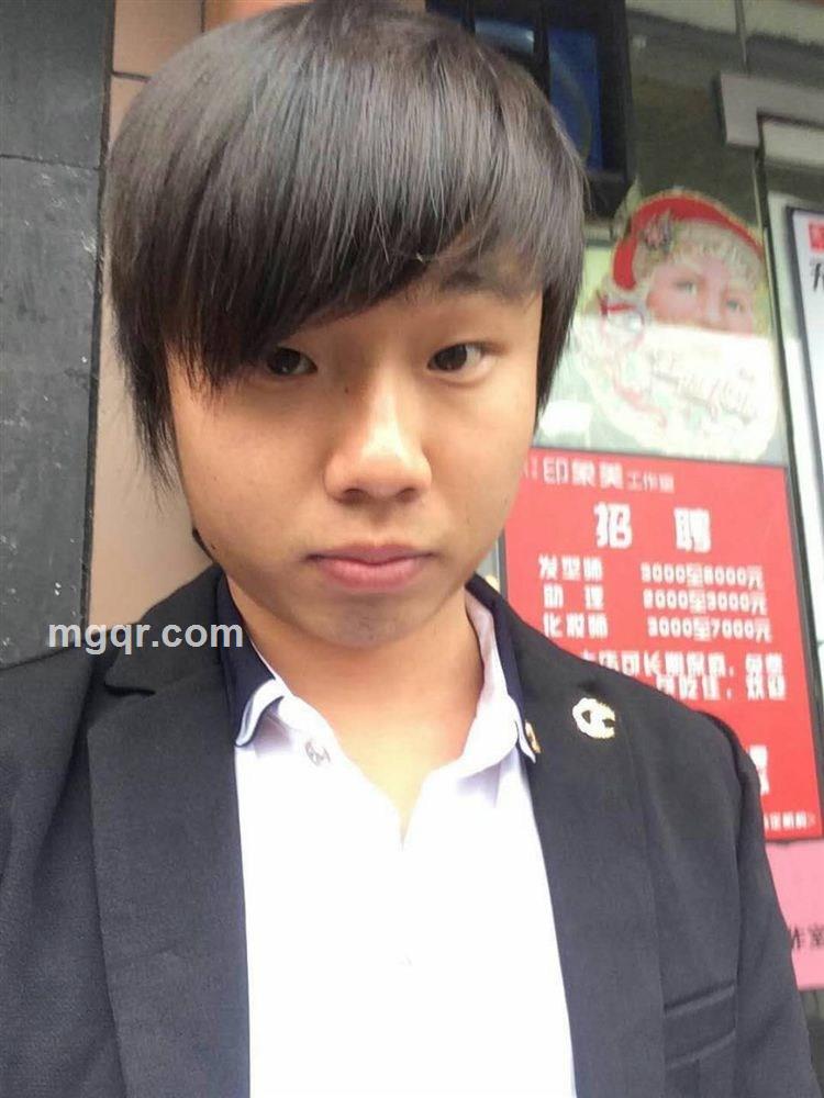 猜不透你瞳孔的颜色的头像