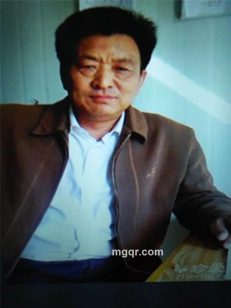 两情相月的头像