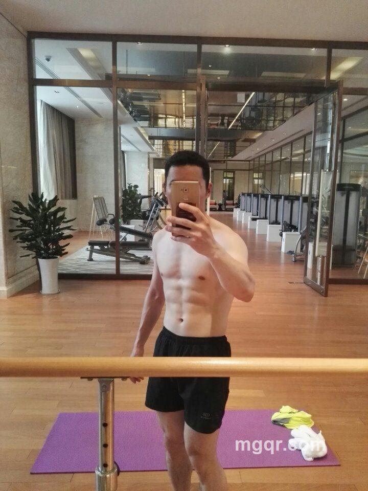 迷彩猛男的头像