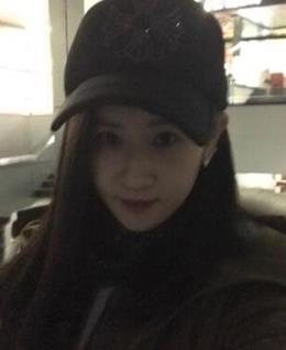 栅栏下的折耳仙女