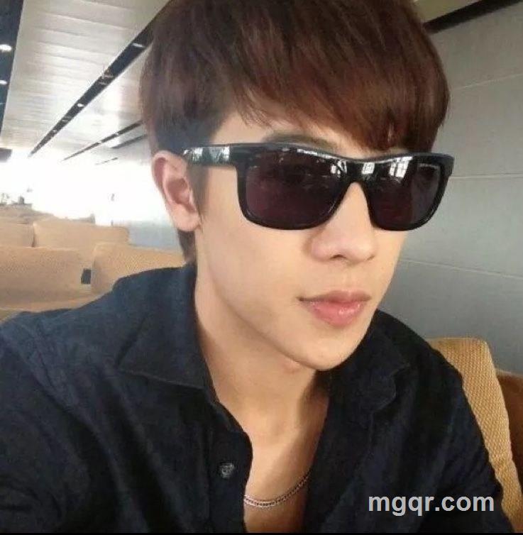 一个有故事的男人的头像