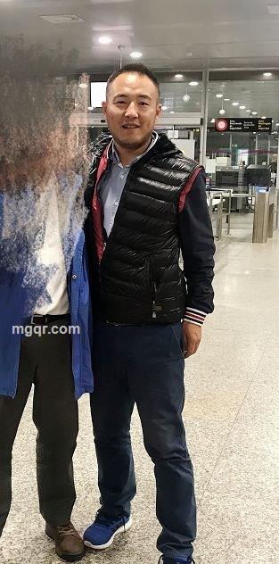 屹立风中的头像