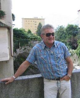 Daniel A Dailey的头像