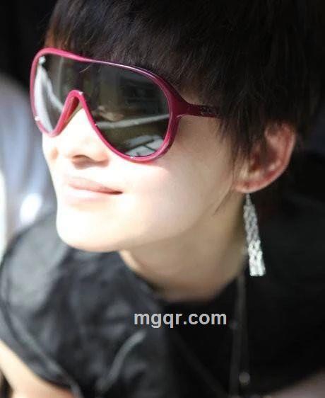 一片枫叶子的头像