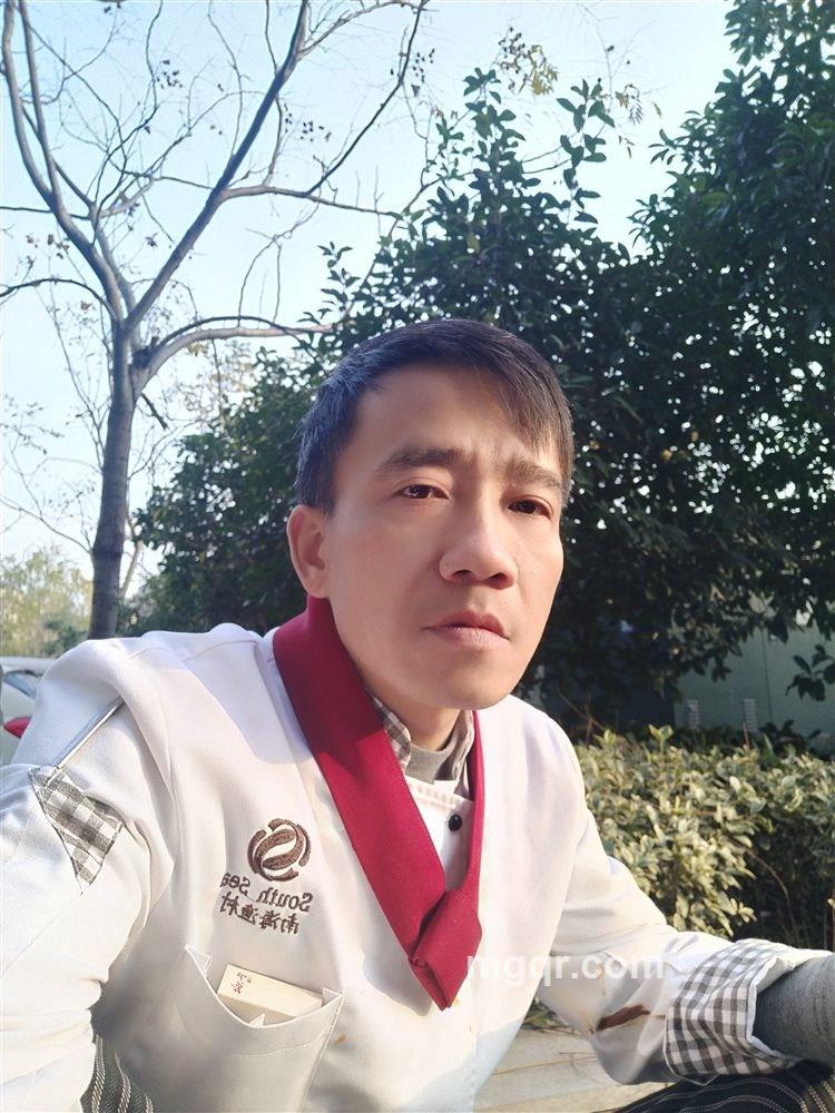 女王脚下的奴的头像