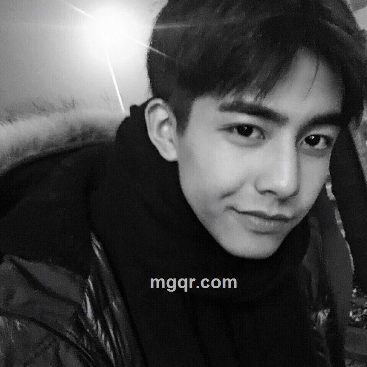 一只高脚杯的头像