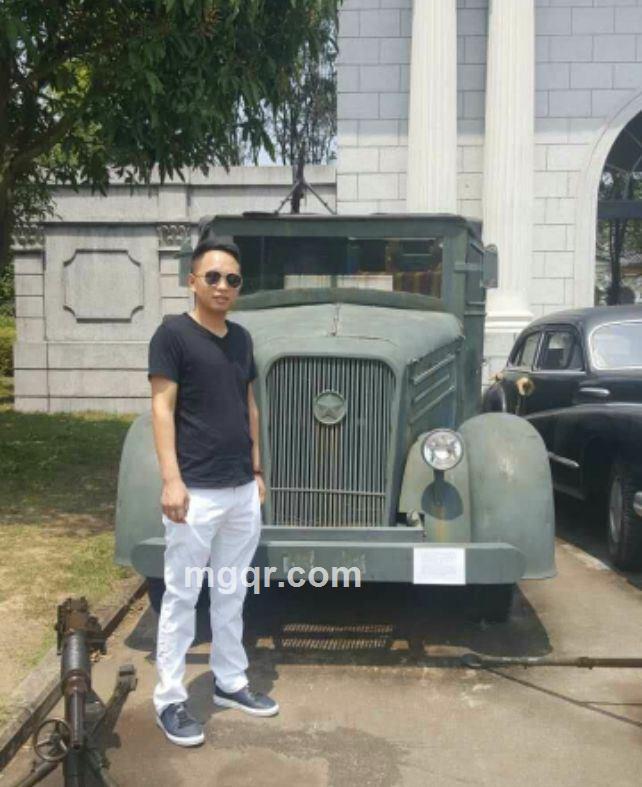 因为寂寞寻找孤单的你的头像