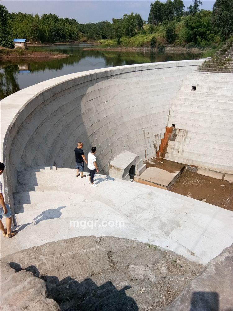 黑夜中的一盏明灯的头像