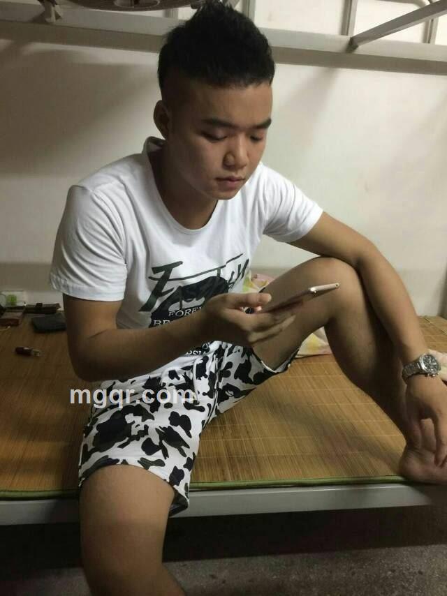 初吻给了奶嘴