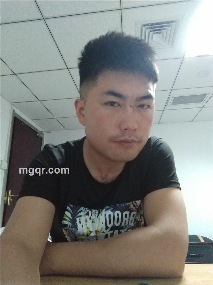 有深度的鲁男子的头像
