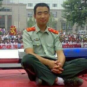 蹲在坟头唱忐忑的头像