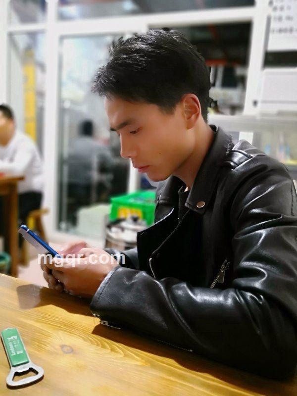 小何18220001194的头像