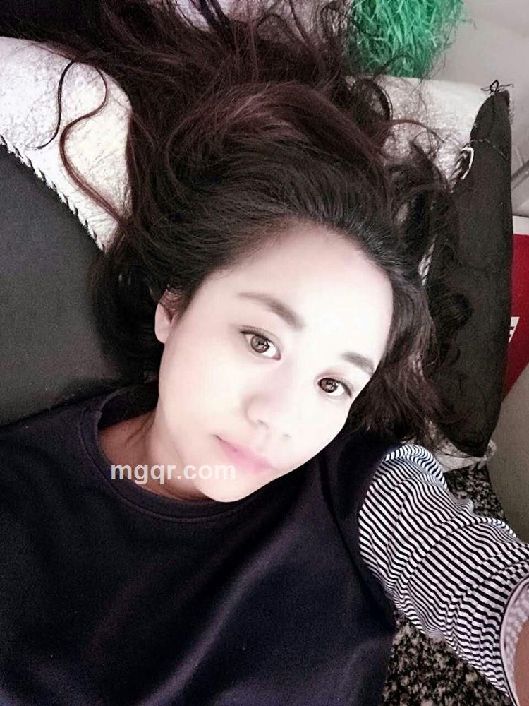 没钱没车没长相的头像