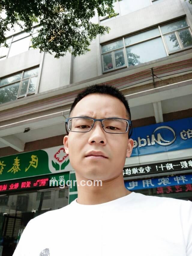 玫瑰再美也带刺的头像