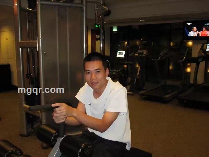 向下一秒靠近的头像