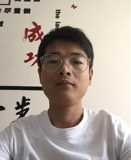 独自走在夜中的头像