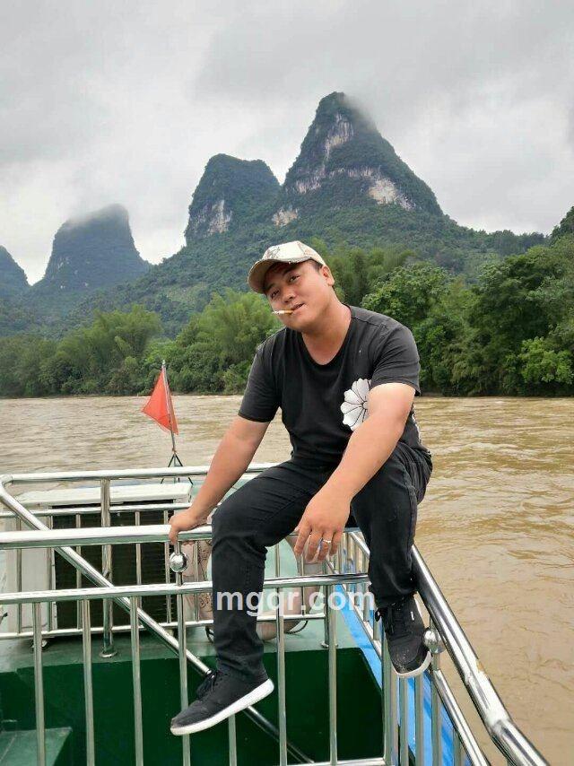 拒绝约束的头像