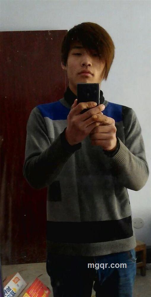 阳光明媚的小哥哥的头像