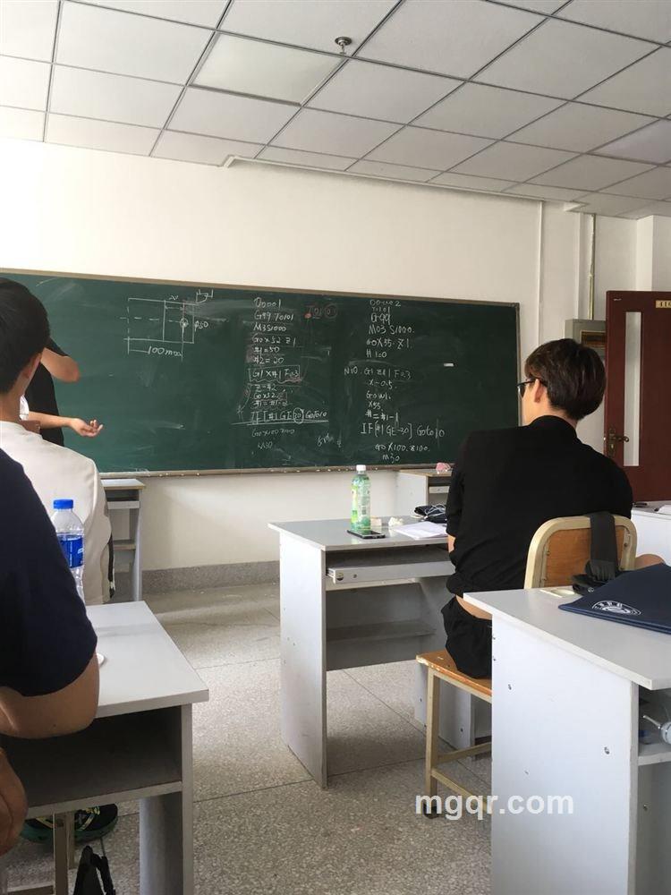 浮华一世的头像