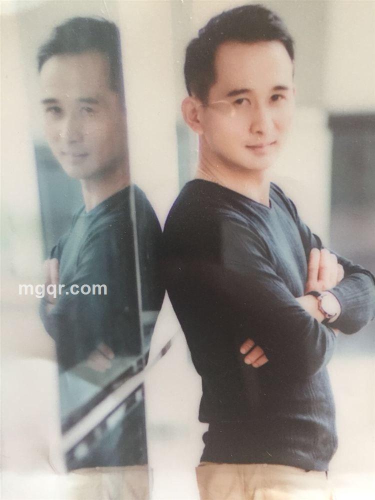 寒极封尘的头像