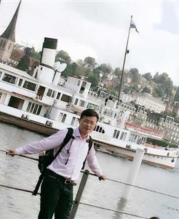 陪你一起欢笑的头像