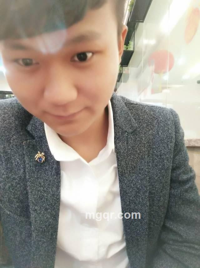 灰色天空的头像