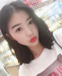 啃草莓的兔子的头像