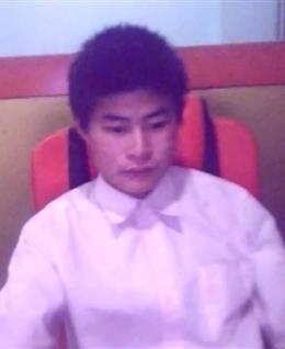 我等待爱我的人的头像