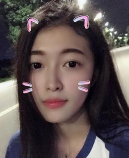 一倾风月一流年的头像