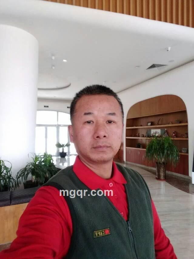 默默的头像