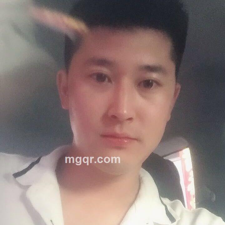 色眯眯的盯着你的胸的头像