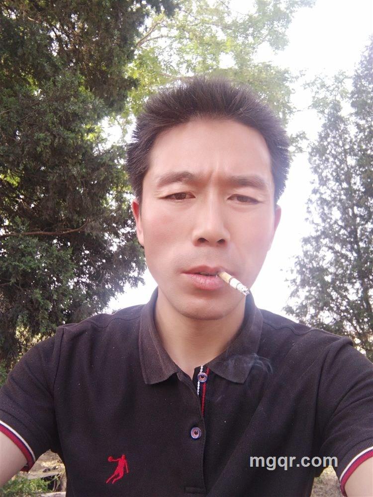 寂寞的夜晚的头像