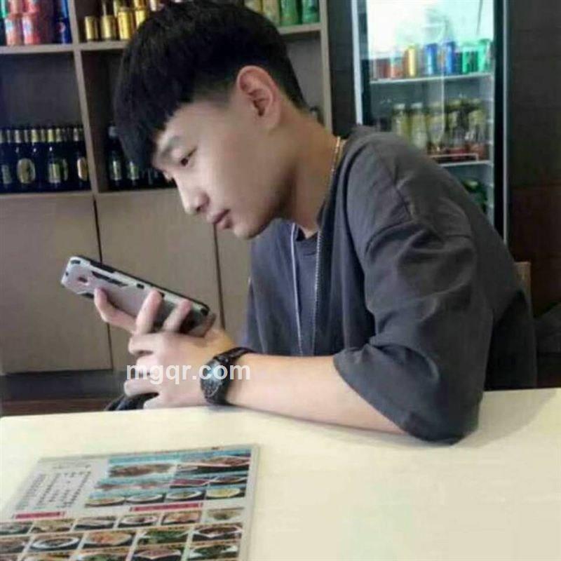 小斯羽的头像
