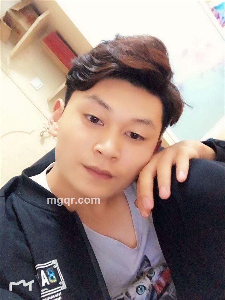 假装自持的头像