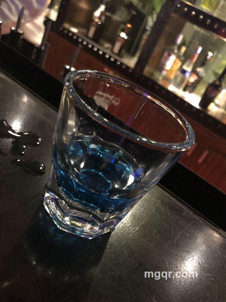 白天不懂夜的黑的头像