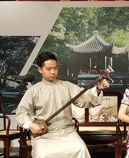 平凡生活里的阳光的头像